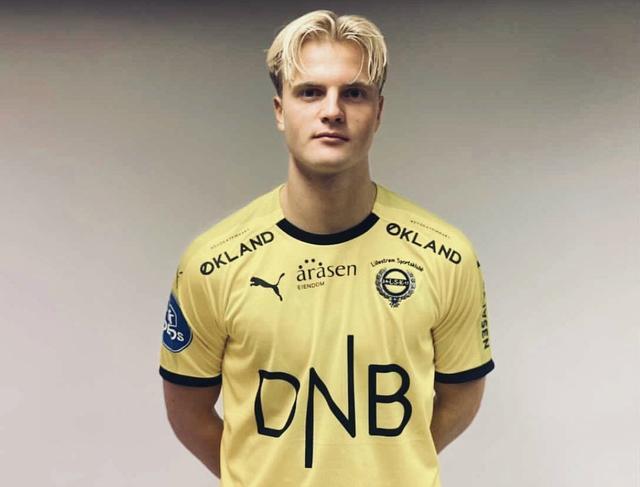 点射得分，凯文-迪克斯成为历史首位在德甲进球的印尼球员（凯文-迪克斯点球破门，成为德甲史上首位进球的印尼球员）