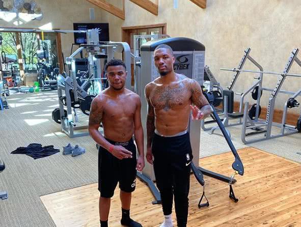 EA官方预热：您认为萨利巴在FC26中的评分能否达到88（EA预热话题：萨利巴在FC26评分能否冲至88？）