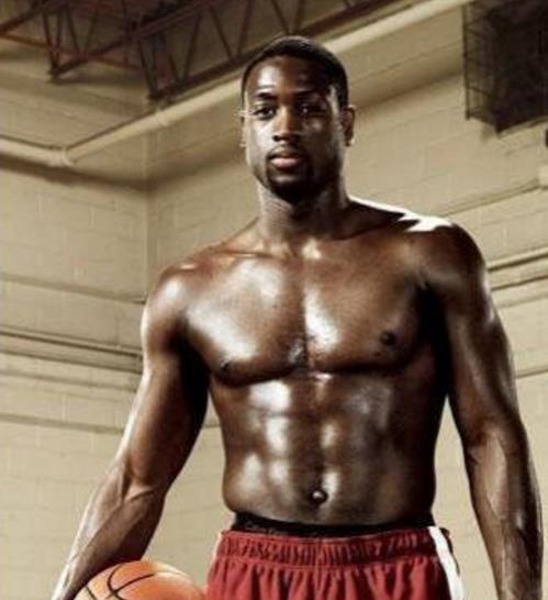 凯恩还是莱万？巴斯勒：如果必须二选一，我会选莱万（巴斯勒：凯恩与莱万只能选一人，我选莱万）