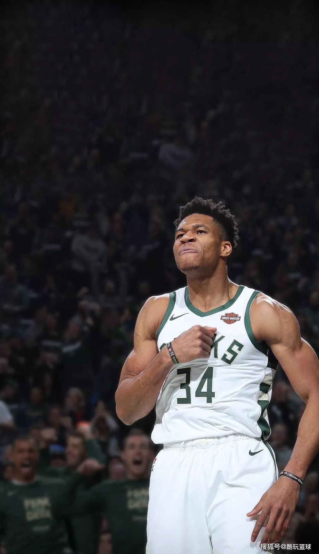 克罗斯评历史最佳11人：C罗左边锋，梅西前腰，马尔蒂尼入选（克罗斯评选史上最佳十一人：C罗左边锋、梅西前腰，马尔蒂尼在列）