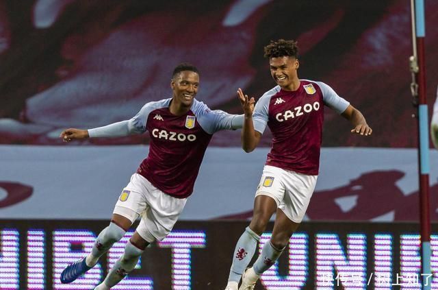 官方：邓弗里斯退出本期国家队集训，将直接返回俱乐部（官方宣布：邓弗里斯缺席本期国家队集训，随即返回俱乐部）